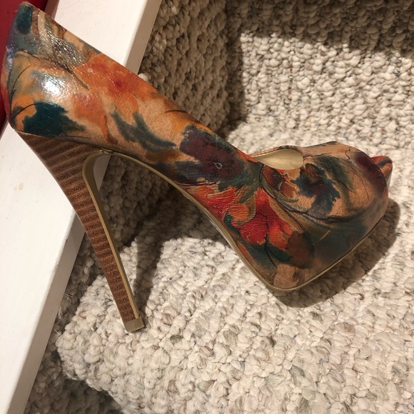 Heels size 6 - Picture 4 of 7